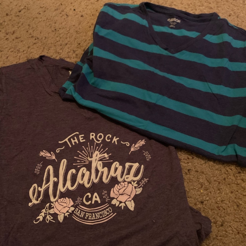2 tshirts - Picture 1 of 2